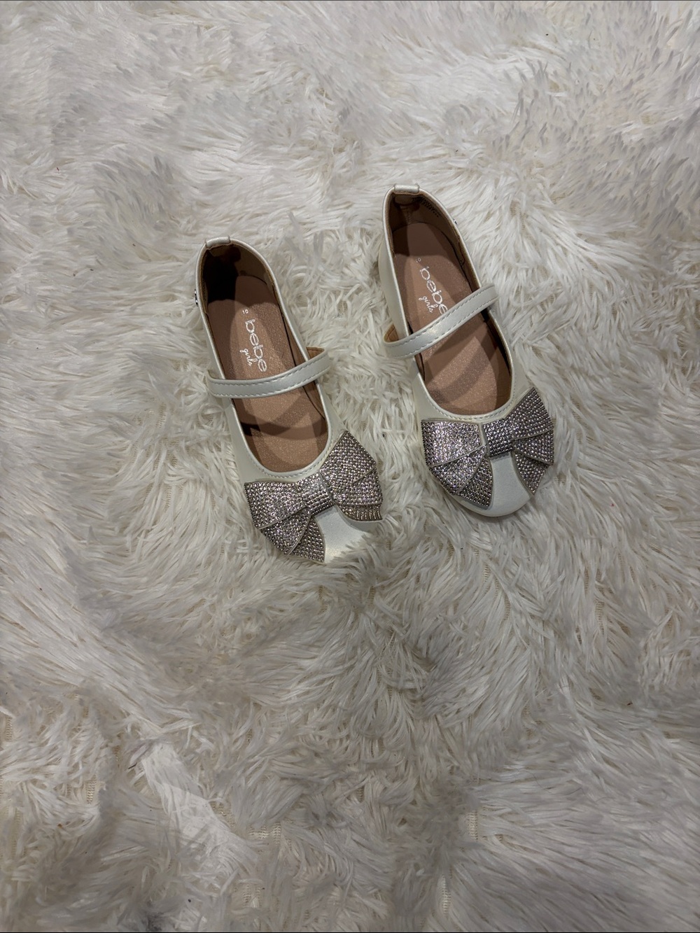 bebe White Girls Mary Jane Dress Shoes with Sparkle Bow